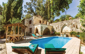 Отель Three-Bedroom Holiday Home in Miliou Paphos  Милиоу